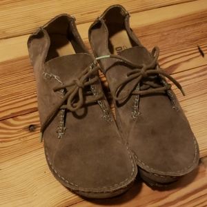 Clark's suede janey mae